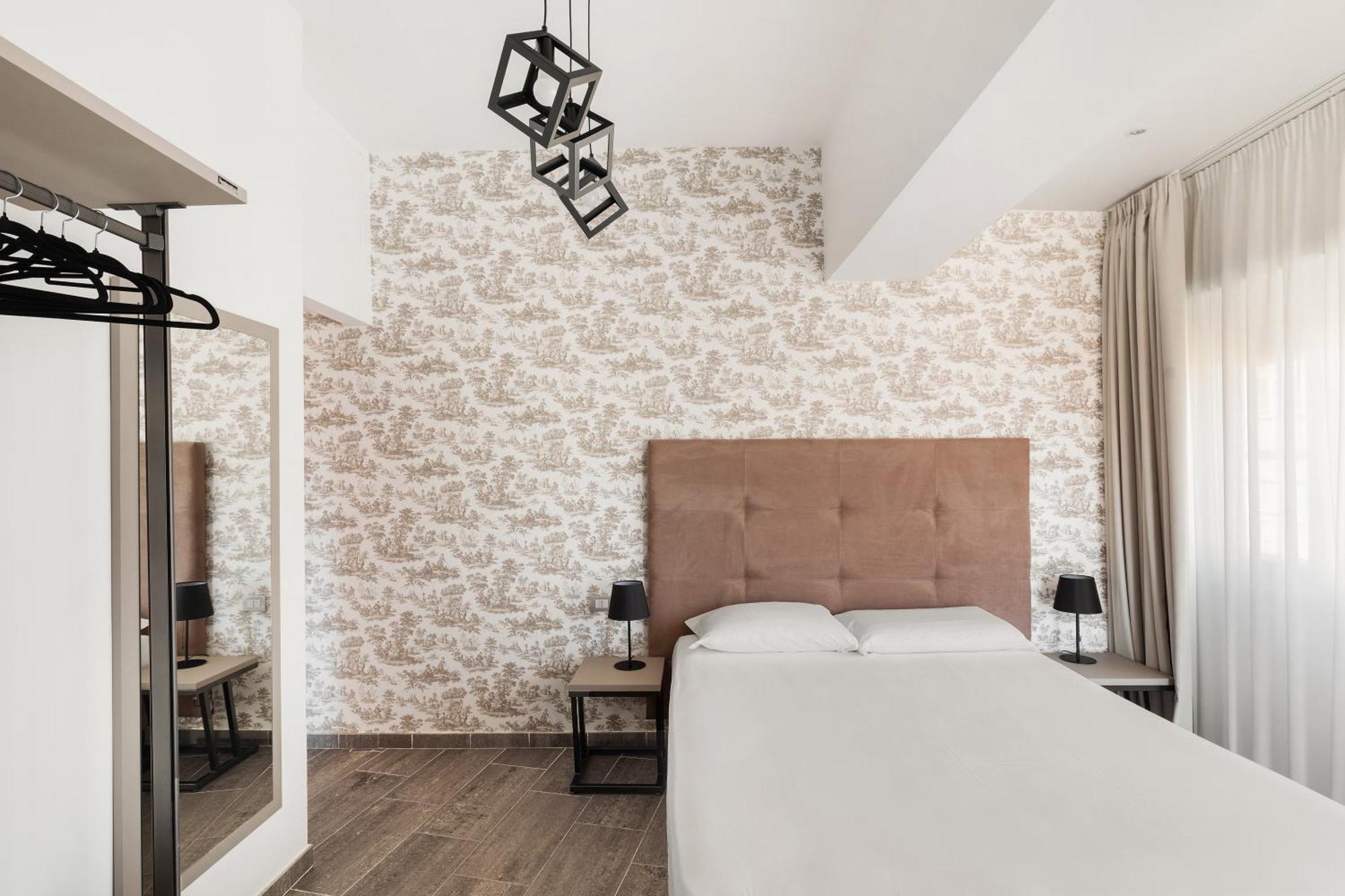Adelante Rooms San Giovanni روما المظهر الخارجي الصورة
