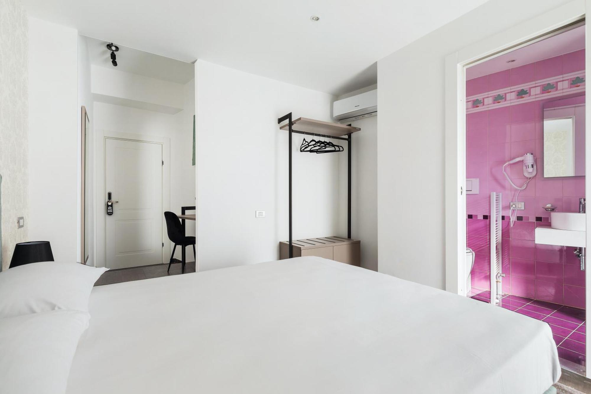 Adelante Rooms San Giovanni روما المظهر الخارجي الصورة