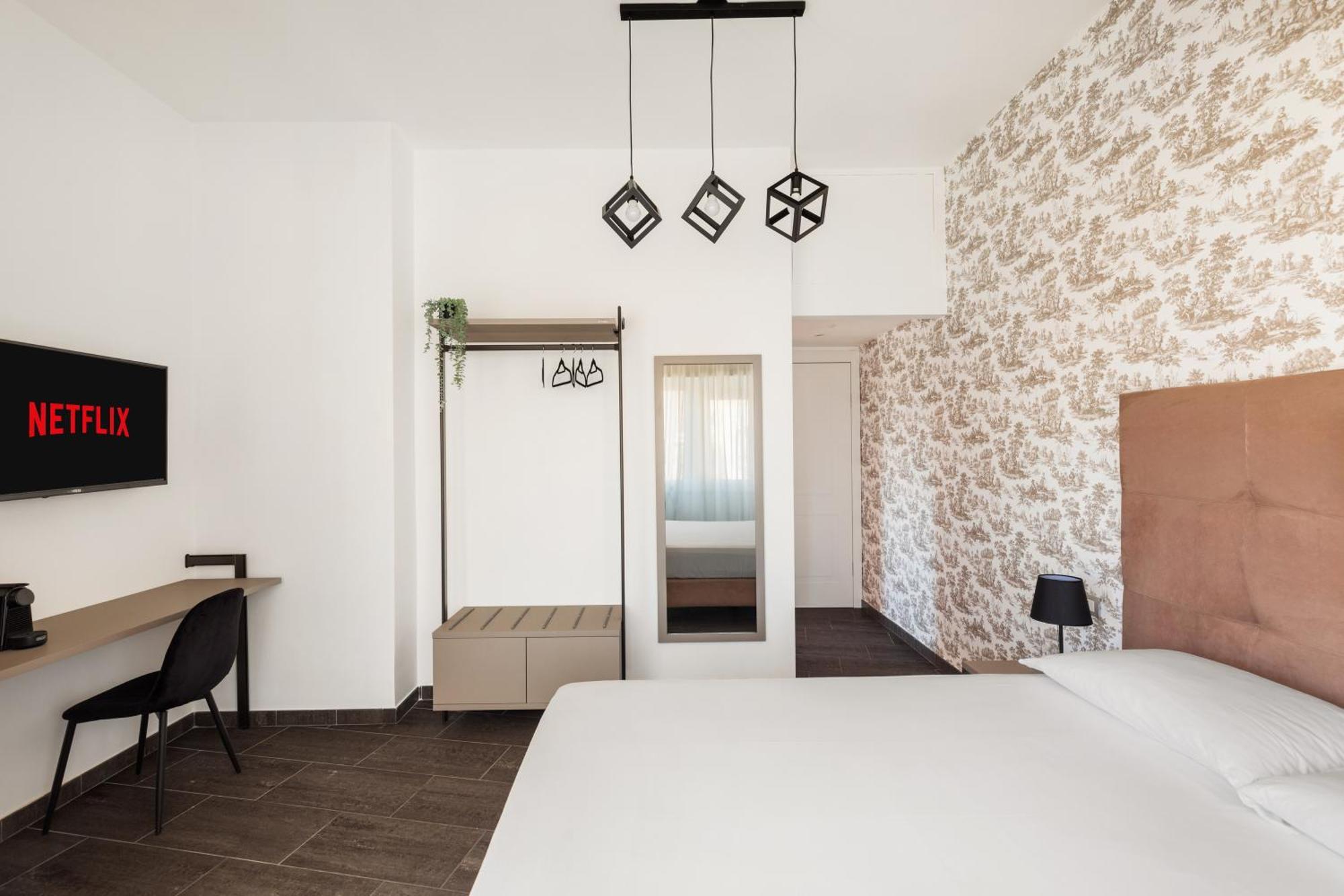 Adelante Rooms San Giovanni روما المظهر الخارجي الصورة