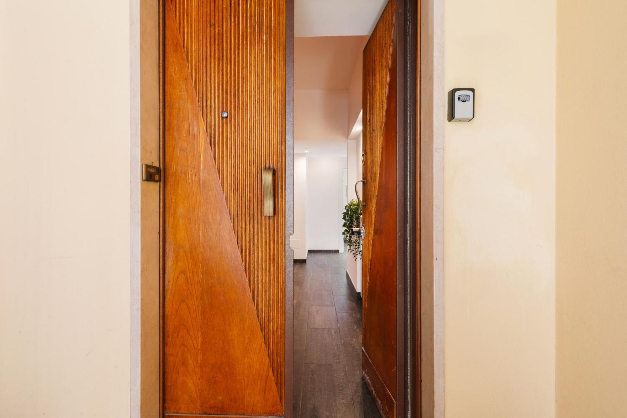 Adelante Rooms San Giovanni روما المظهر الخارجي الصورة